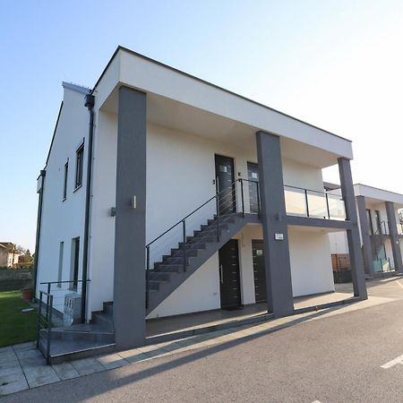 White Mountain Apartment Banovci Dış mekan fotoğraf