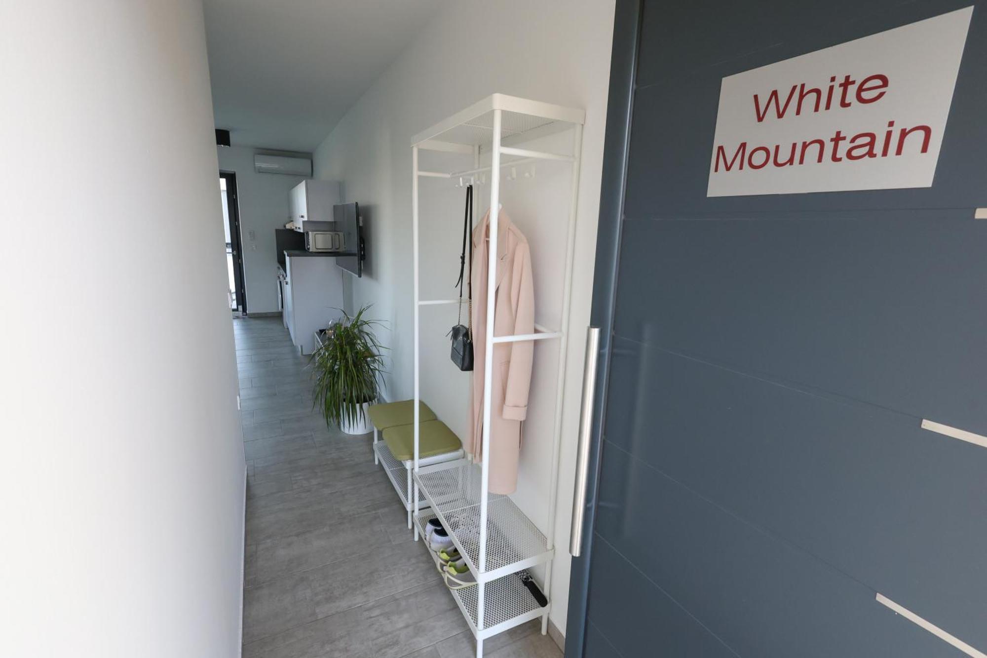 White Mountain Apartment Banovci Dış mekan fotoğraf